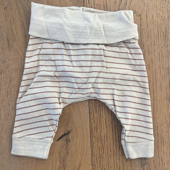4 piece 0-3 month outfit bundle Old Navy Organic Cotton Ribbed Striped Blue Tan - Picture 5 of 16